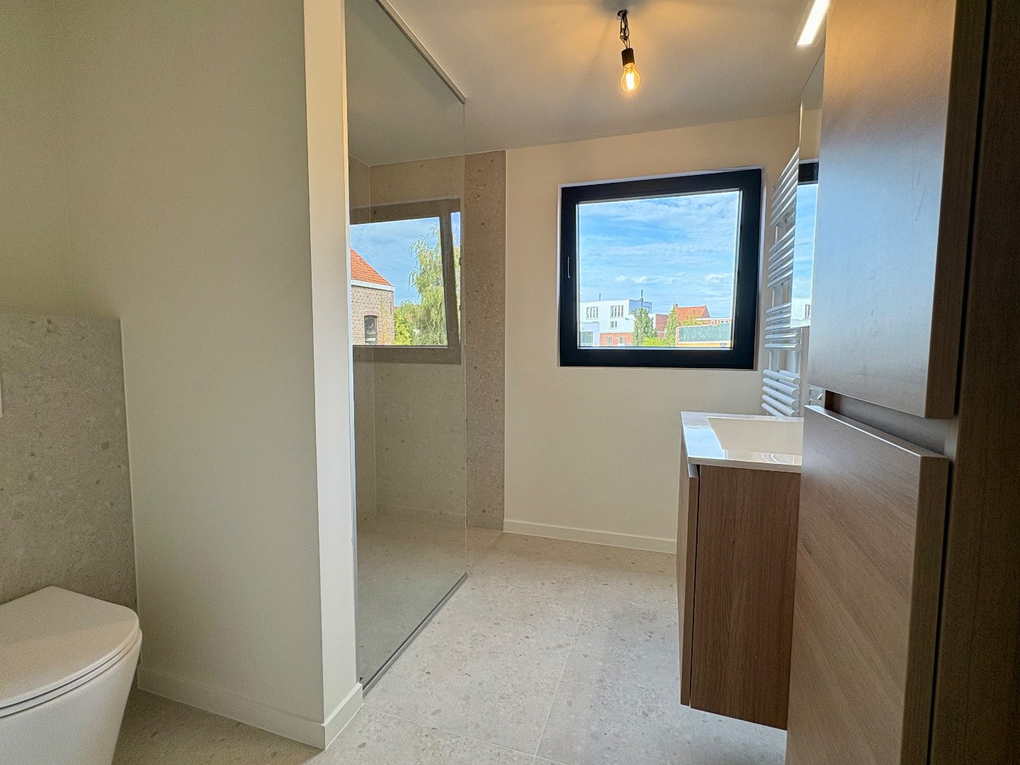 Instapklare nieuwbouwwoning met 3 slaapkamers, terras en stadstuin - foto 5
