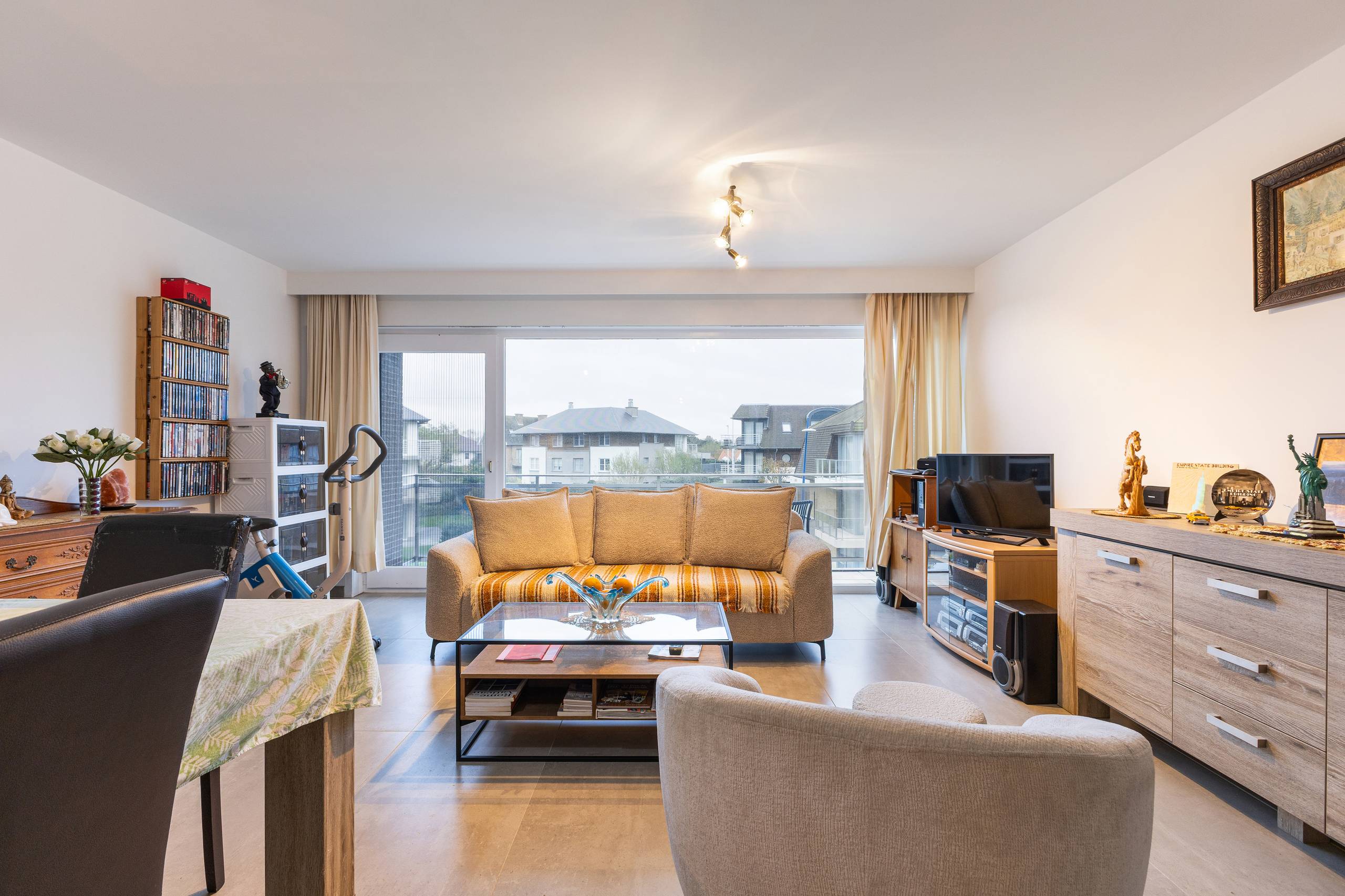 Gerenoveerd appartement te koop in Sint-Idesbald! - foto 2