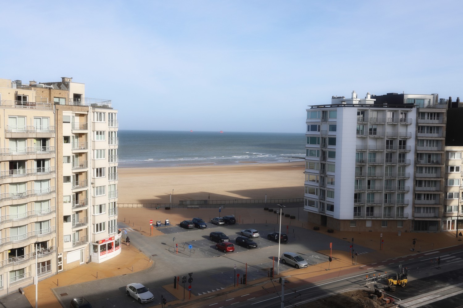 Schitterende studio met slaaphoek, ruim terras en frontaal zeezicht ! - foto 3