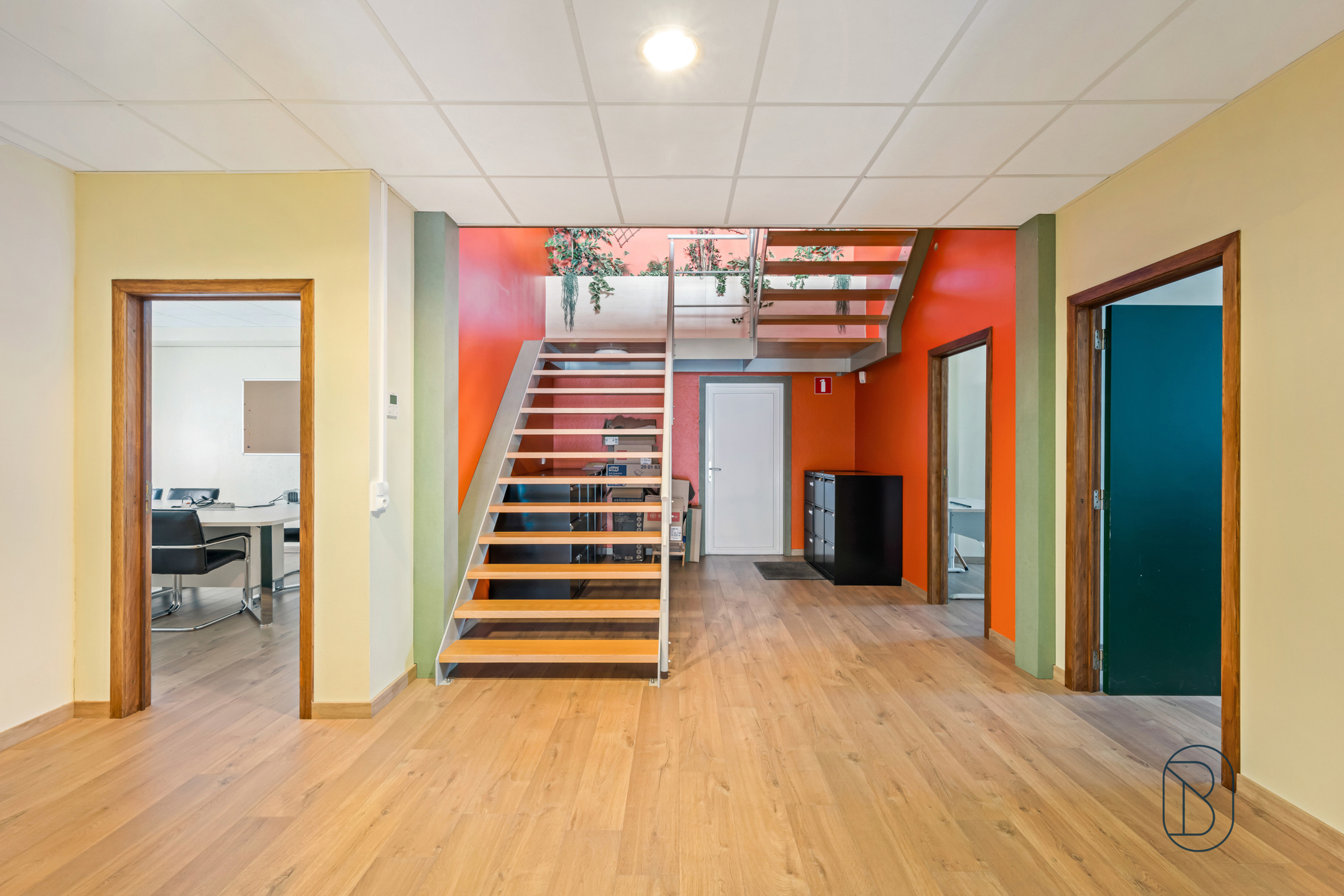 Topgelegen degelijk industriegebouw op 1980m2 - foto 5