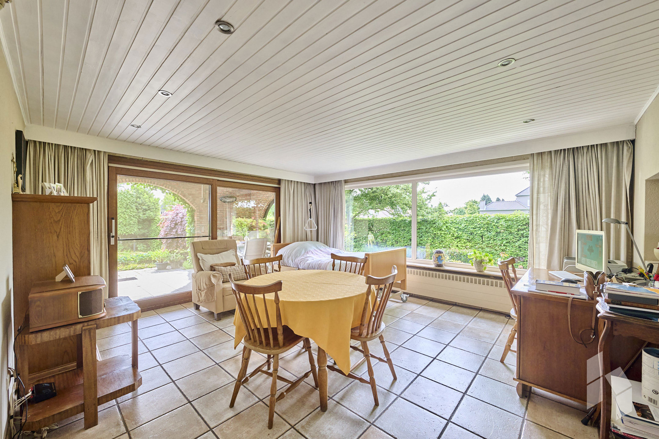 Centraal gelegen woning met 4 slpks op een perceel van 1010 m²! - foto 5