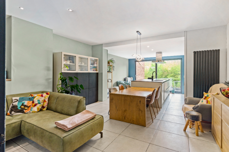 Centraal gelegen rijwoning met 4 SLK, garage en Z-tuin - foto 4