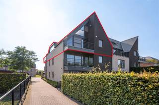 Surprisingly spacious apartment in a convenient location in Minderhout / Hoogstraten In a small apartment building is located this very spacious...