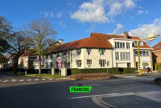 Deze volledig instapklare kantoorruimte bevindt zich op een topligging, op de hoek van Tempelhof en de Blankenbergse Steenweg. Dankzij de...