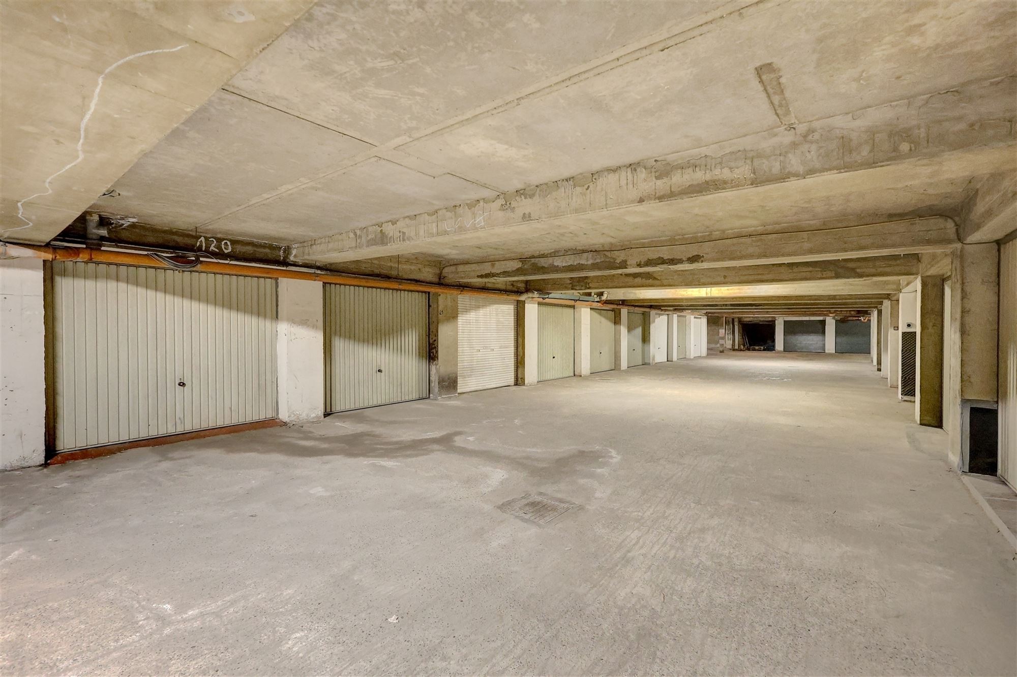 Garagebox op de Bist in centrum Wilrijk - foto 1