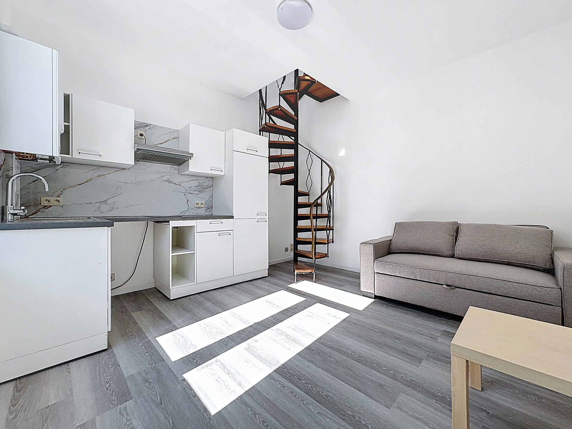 Bemeubelde studio te huur in Elsene