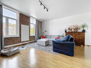 Handelspand en woonst met 2 slaapkamers en tuin. Ook als belegging!Handelspand.Het gelijkvloers omvat een functionele ruimte van 70 m² met...