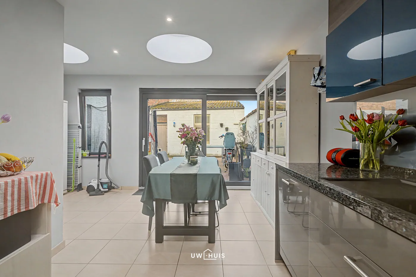 Gerenoveerde starterswoning in de Klinge met 4 slaapkamers en lichtrijke woonruimte. - foto 5