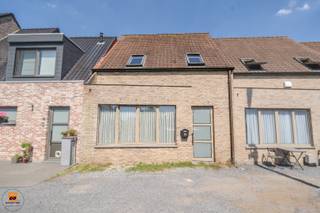 Deze woning in centrum Sleidinge is rustig gelegen maar toch omringd door diverse restaurants, gezellige cafés, winkels en hotspots. Bovendien...