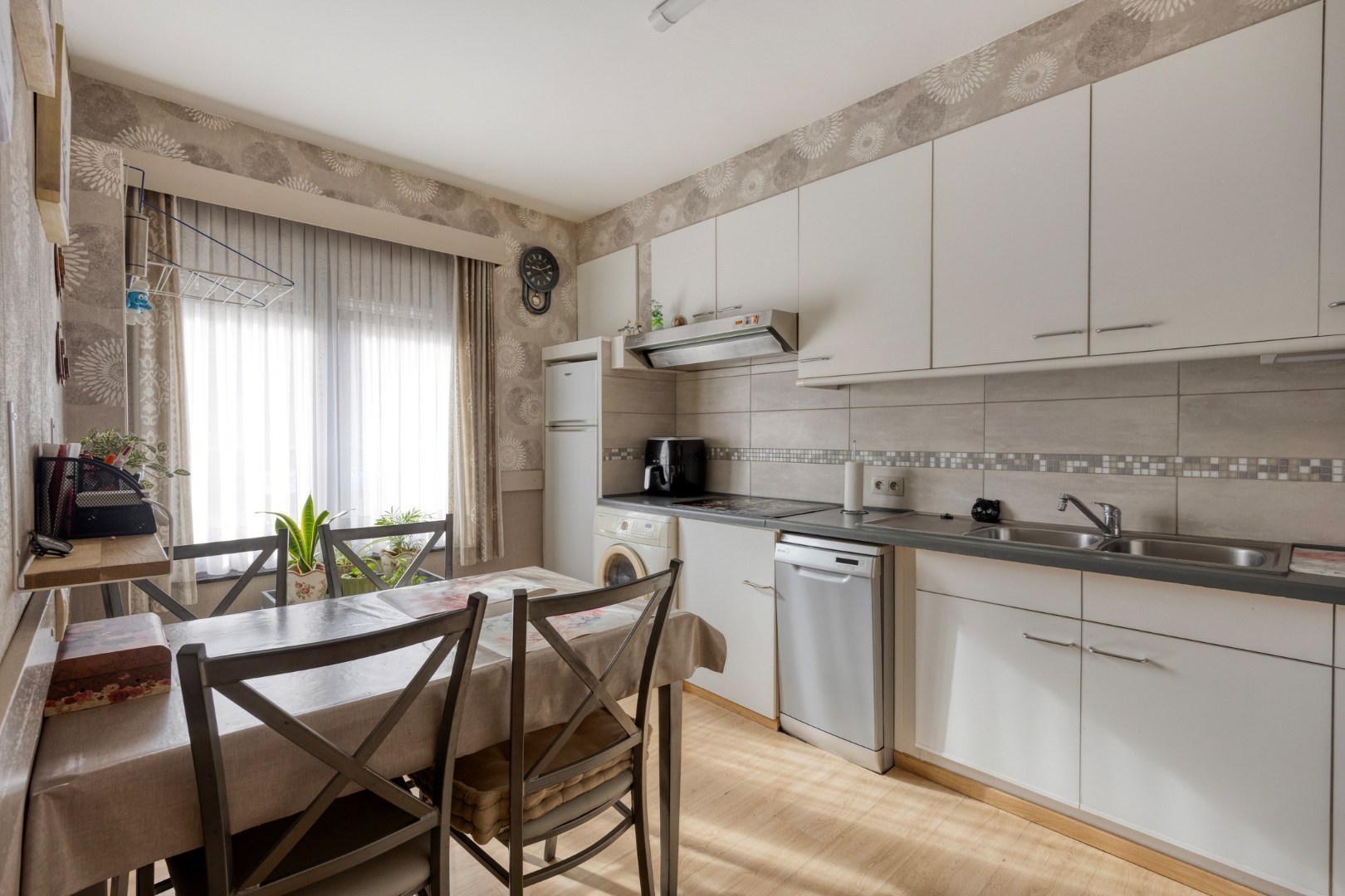 Instapklaar appartement met 3 slpk. en garage nabij centrum Mol - foto 5