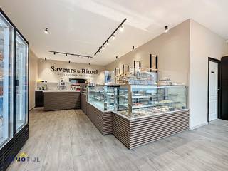 Prachtig handelsgelijkvloers te Laken!Unieke investering met bestaande huurinkomsten in een levendige buurt van Laken. Dit commercieel gelijkvloers...