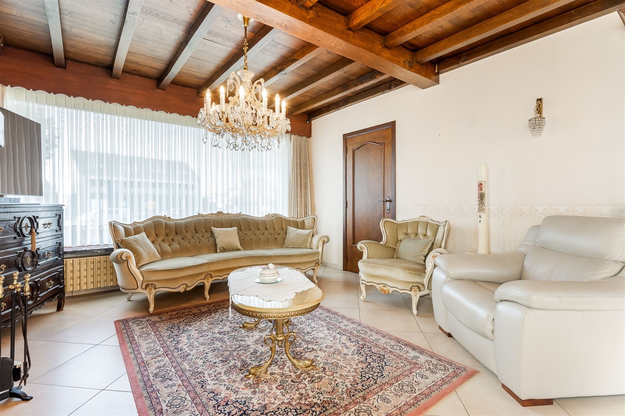 OP TE FRISSEN GELIJKVLOERSE WONING MET 3 SLAAPKAMERS OP EEN RUIM PERCEEL IN HET CENTRUM VAN OOSTHAM - foto 5