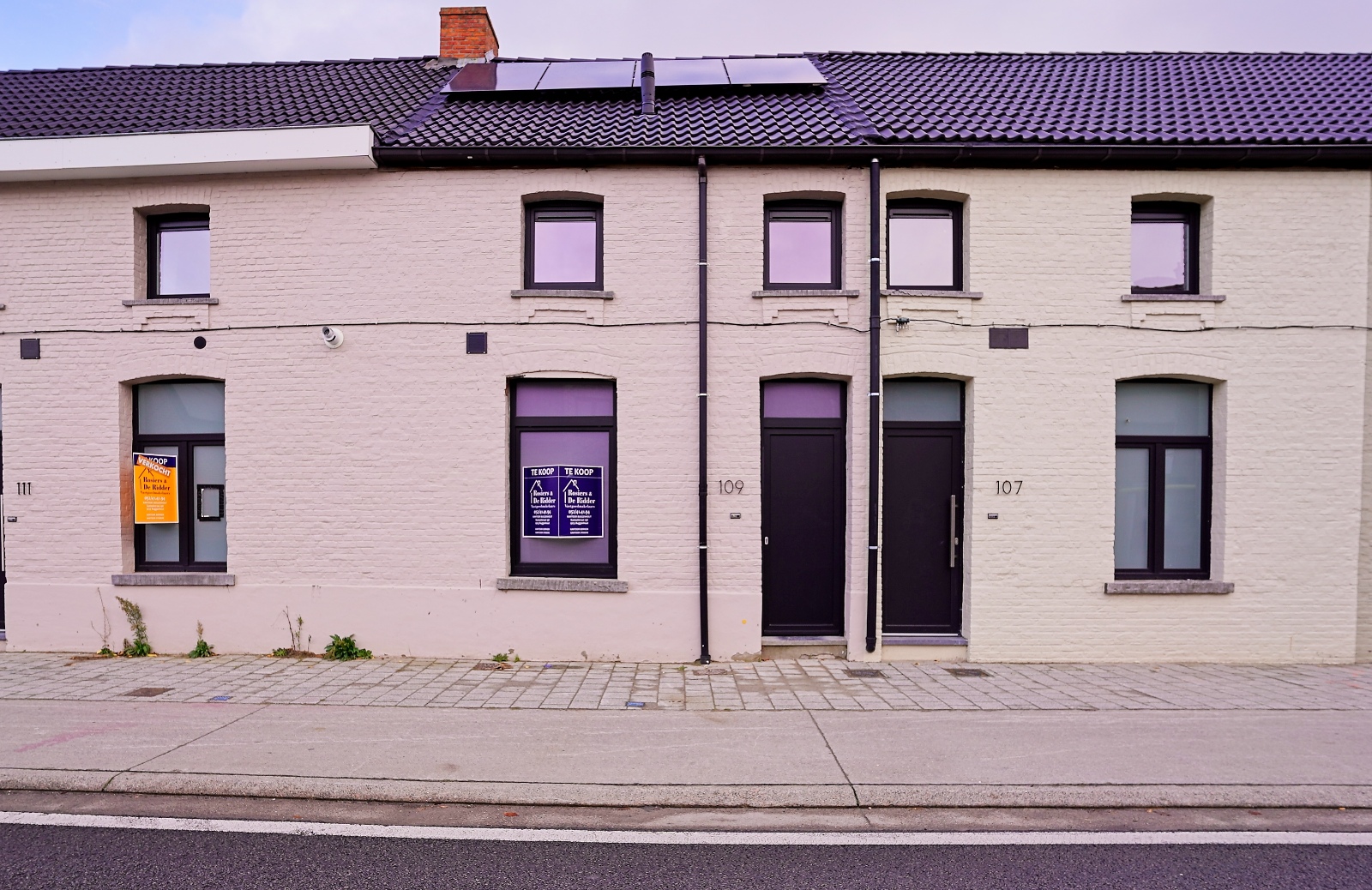 Compleet gerenoveerde woning te Beveren - photo 1