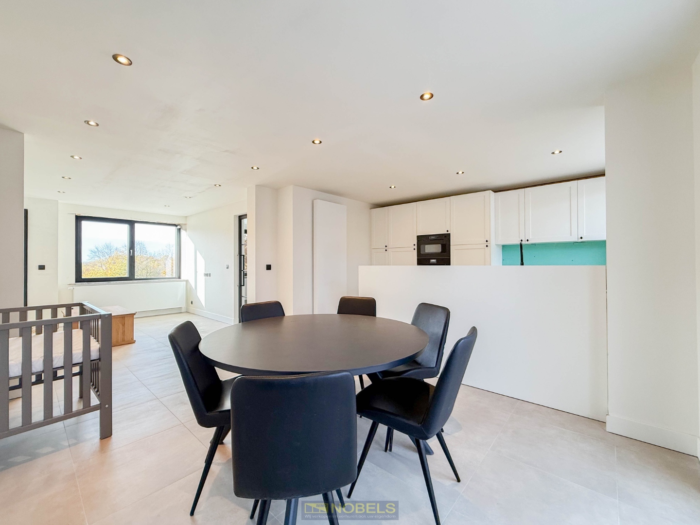 Te koop, recent gerenoveerde woning gelegen aan de rand van Zottegem - foto 4