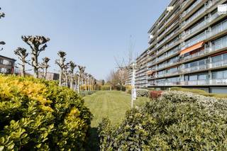 Lichtrijk wonen op de achtste verdieping. Dit instapklare appartement ligt in een verzorgde residentie met lift, ideaal gelegen nabij...