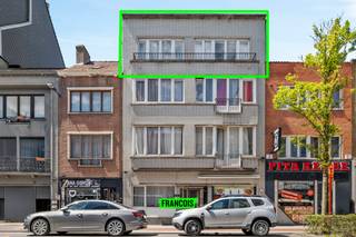 Dit ruim appartement is gelegen in het Westerkwartier te Oostende. In de buurt zijn er talloze buurtwinkels en heeft u een vlotte verbinding naar...