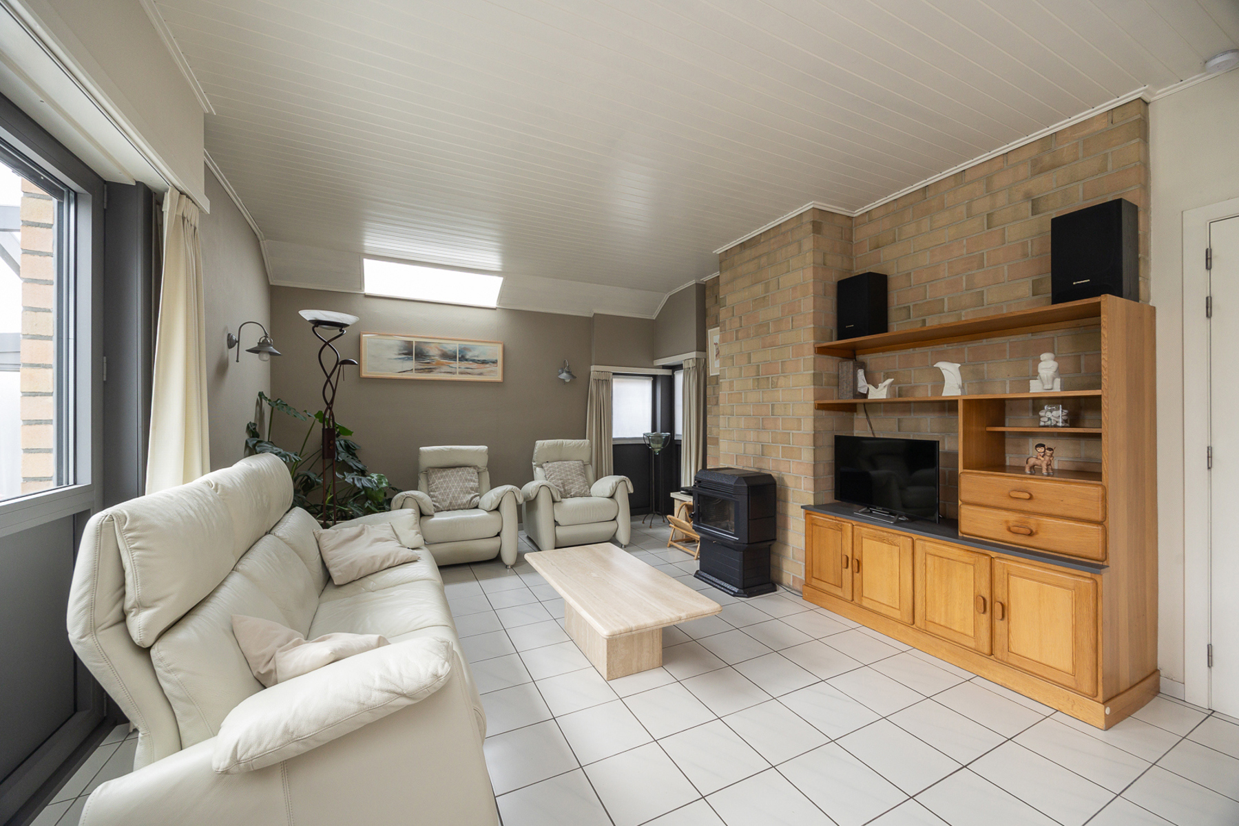 Laagbouwwoning met 3 slaapkamers, veranda, garage, zolder en prachtig open zicht in Wuustwezel. - foto 4