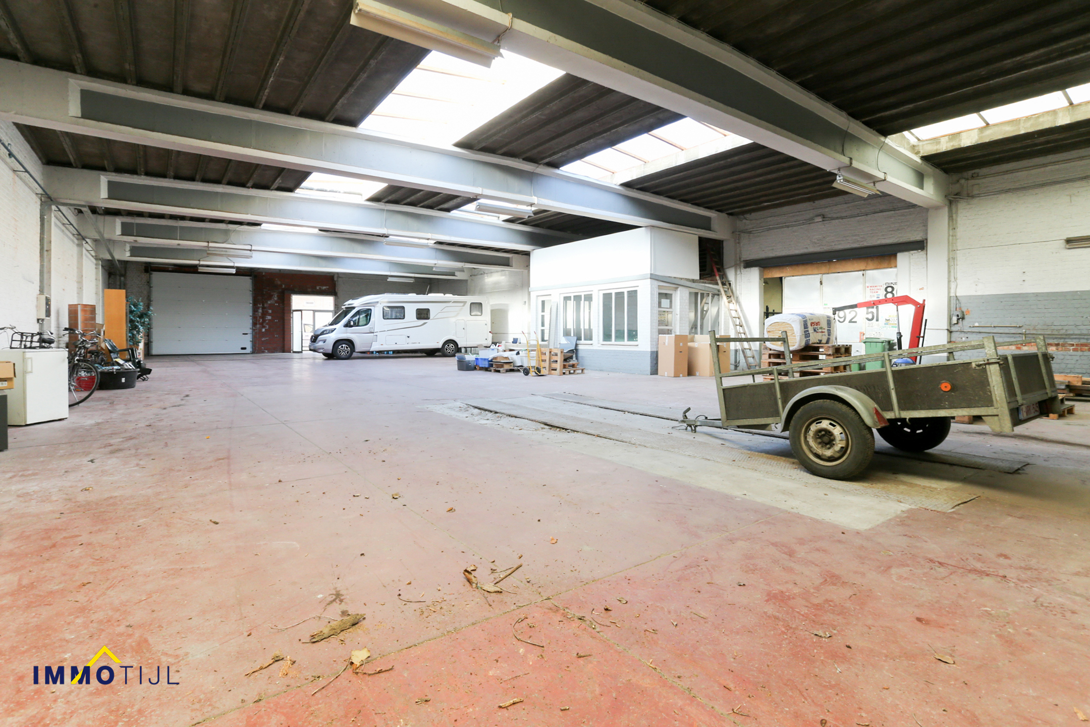 Handelspand + Magazijn + Appartement op te Sint-Gillis! - foto 1