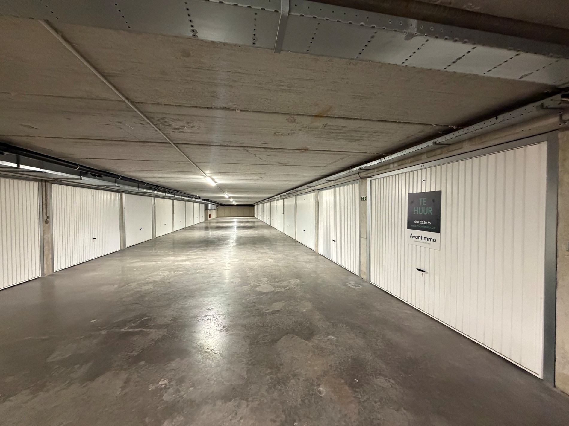 Ruime garagebox in het centrum van Heist - foto 4
