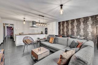 Voor meer info of een bezoek, bel 053 59 49 32 - Op een strategische uitvalsbasis in Ninove bevindt zich dit recent gelijkvloers appartement (+/-...