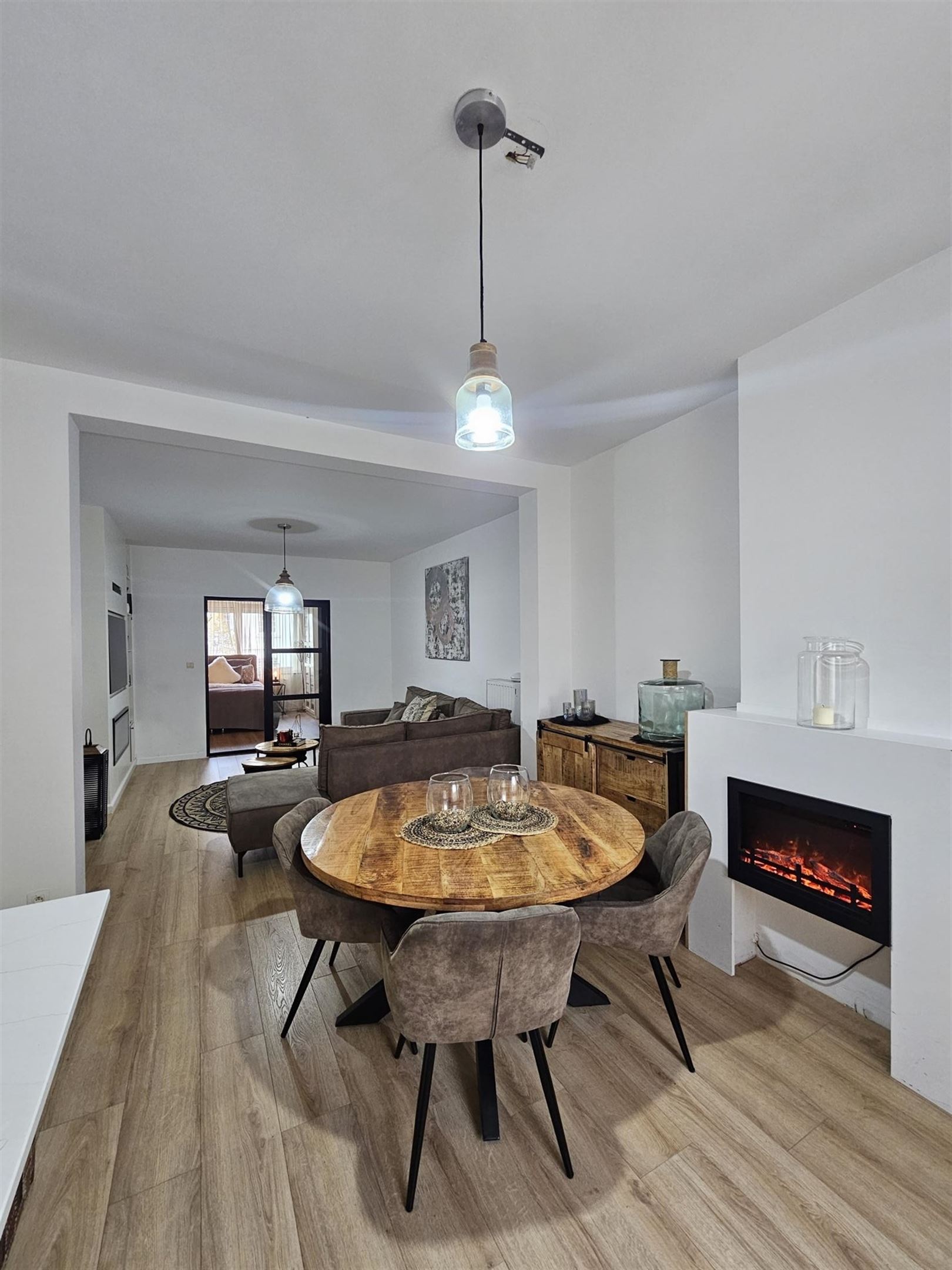 Modern ingericht appartement met 1 slaapkamer. - foto 3