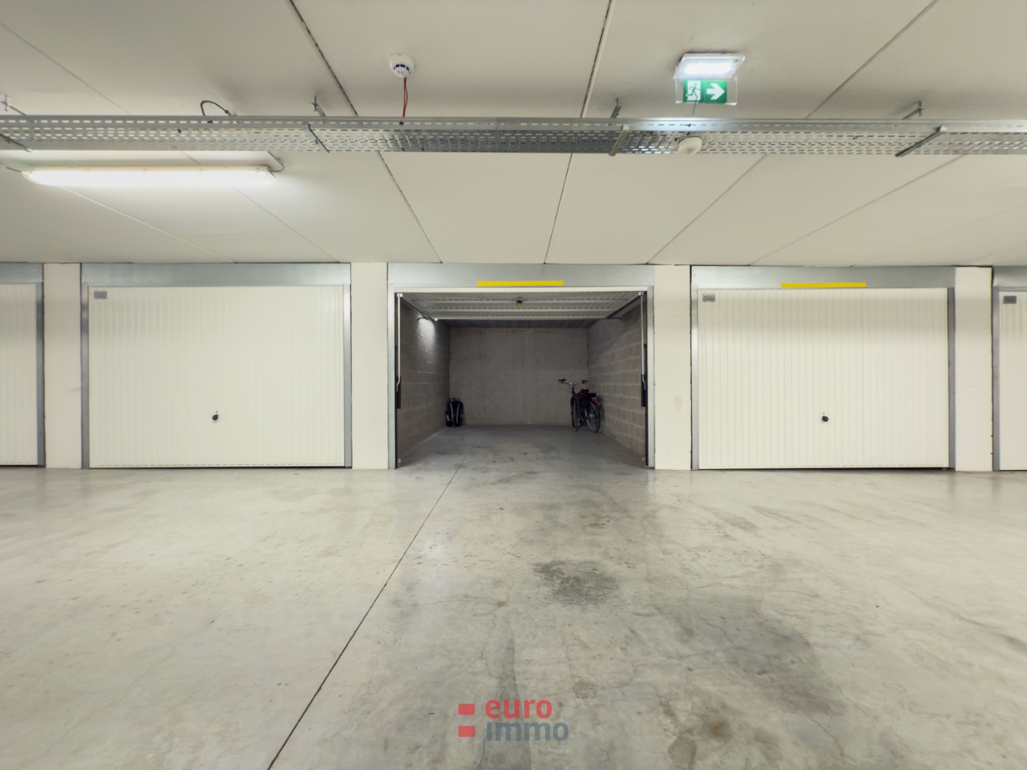 Zéér brede garage op centrale ligging in Nieuwpoort - foto 2