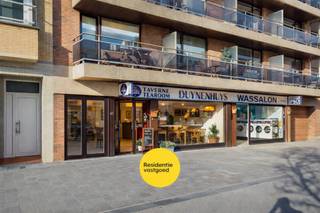 Ruim gelijkvloers appartement met ingerichte horecazaak en woonappartement, ideaal gelegen in het bruisende Nieuwpoort-Bad.Het horecagedeelte omvat...