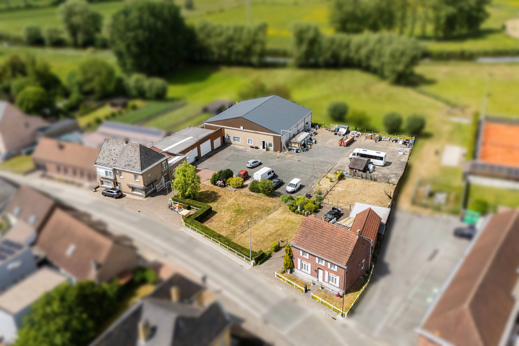 Investeringsproject op 4123 m2, 2 woningen + loods - foto 3