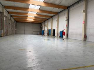 Dit industriepark, gelegen aan de Franklinlaan in Waver, in het hart van de Zoning Nord, biedt verschillende units te huur aan, geschikt...