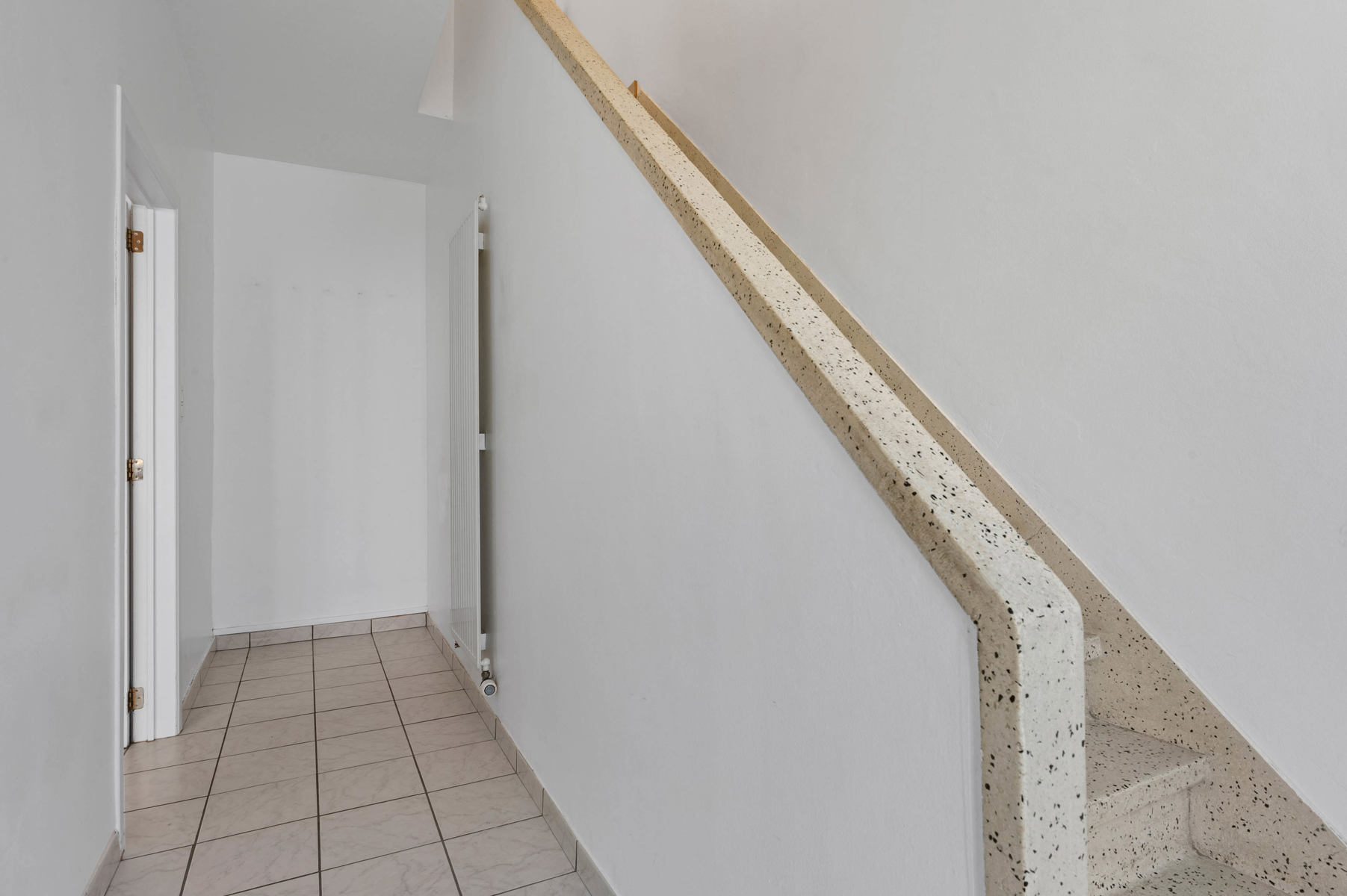 Gezellige woning met tuin en eigen parking voor 2 wagens - foto 2