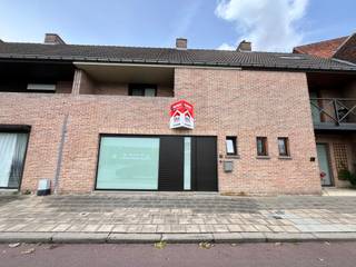 Deze instapklare woning uit '91 biedt u een combinatie van comfort, ruimte en een topliggen. De woning bevindt zich nabij het centrum van...