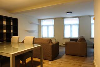 GENT - Sint-Jansvest: Op zoek naar een centraal gelegen gemeubeld appartement te huur in centrum Gent? Dan is dit pand mogelijks iets voor u. De...