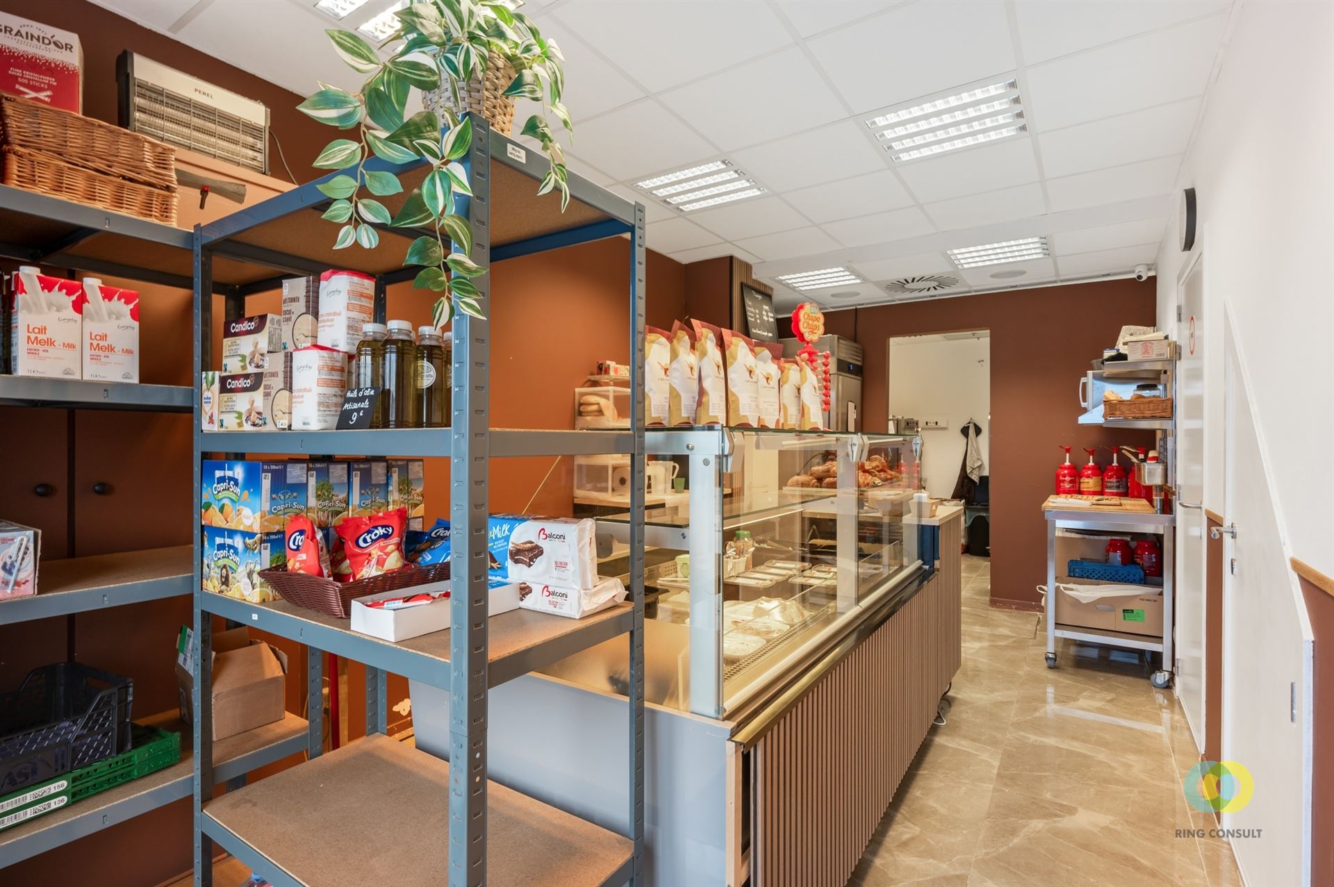Maison avec RDC commercial et bon rendement - photo 2