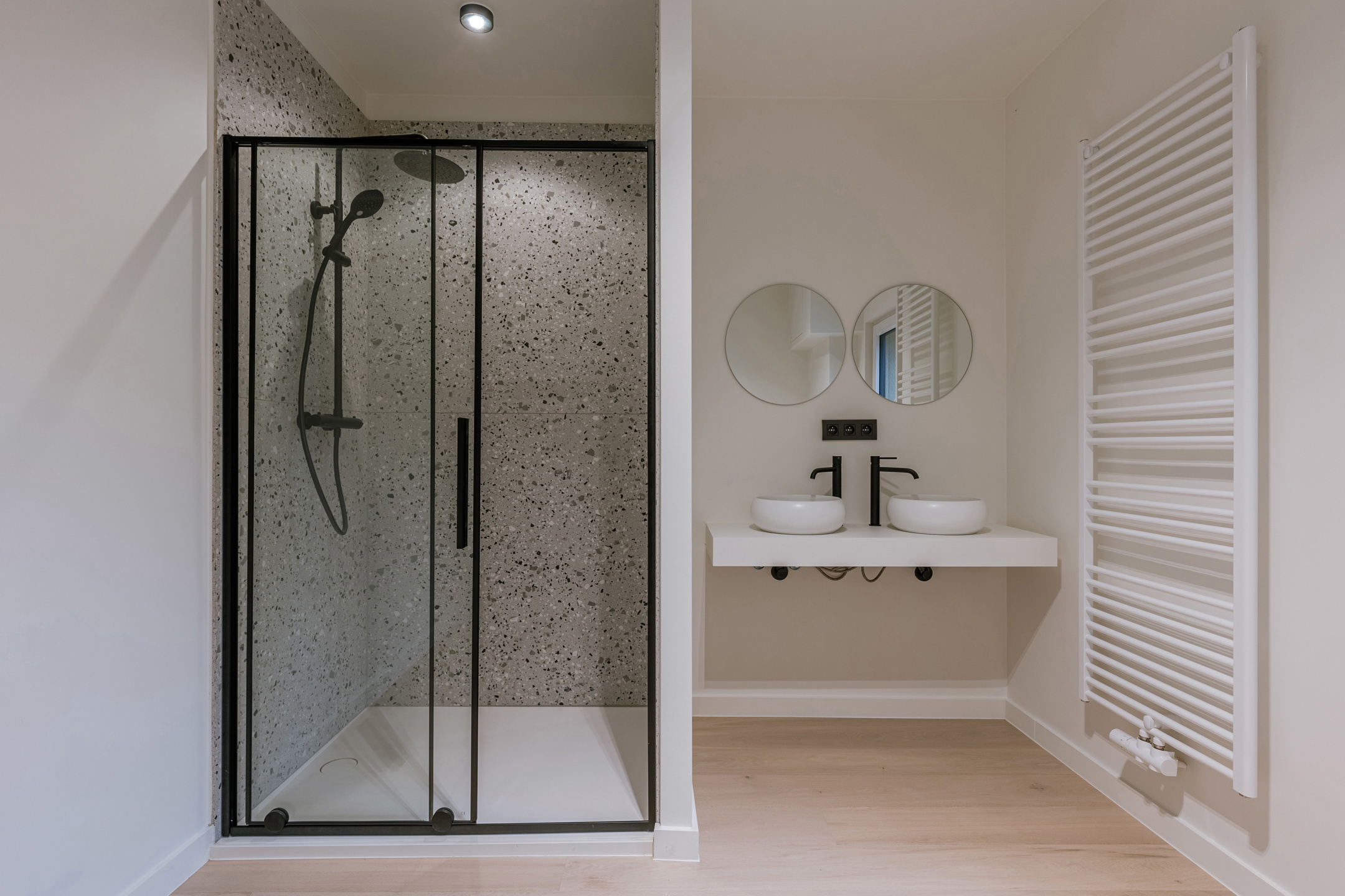 Gerenoveerde woning met vier slaapkamers en stadstuin - foto 4