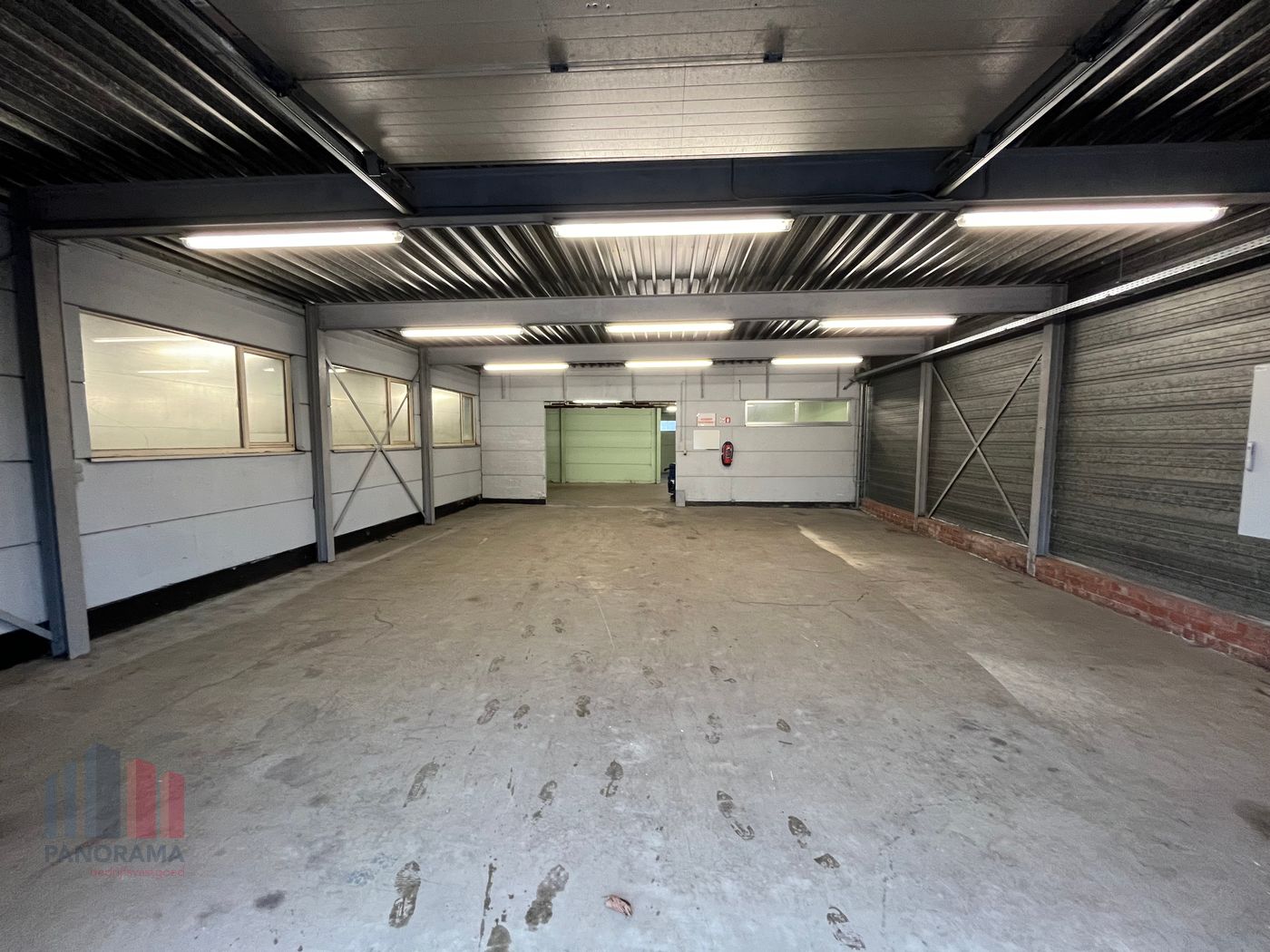 Functioneel magazijn van 575 m² op toplocatie in Beervelde nabij de E17. - foto 4