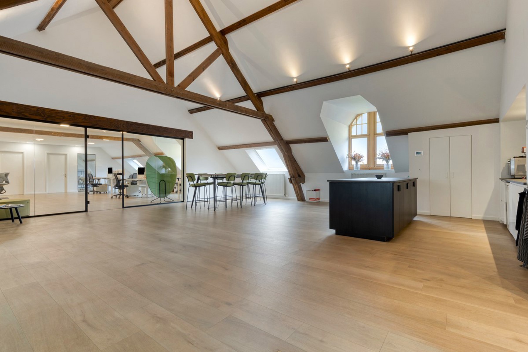 Kantoorruimte in het prachtige Hof Van Wayenborgh - foto 5