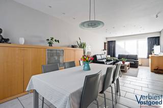 Ruime, lichtrijke woning met tuin, garage en gunstige energieprestatie (EPC-label B)In de recent heraangelegde Akkerbouwstraat 99 te Merksem bevindt...