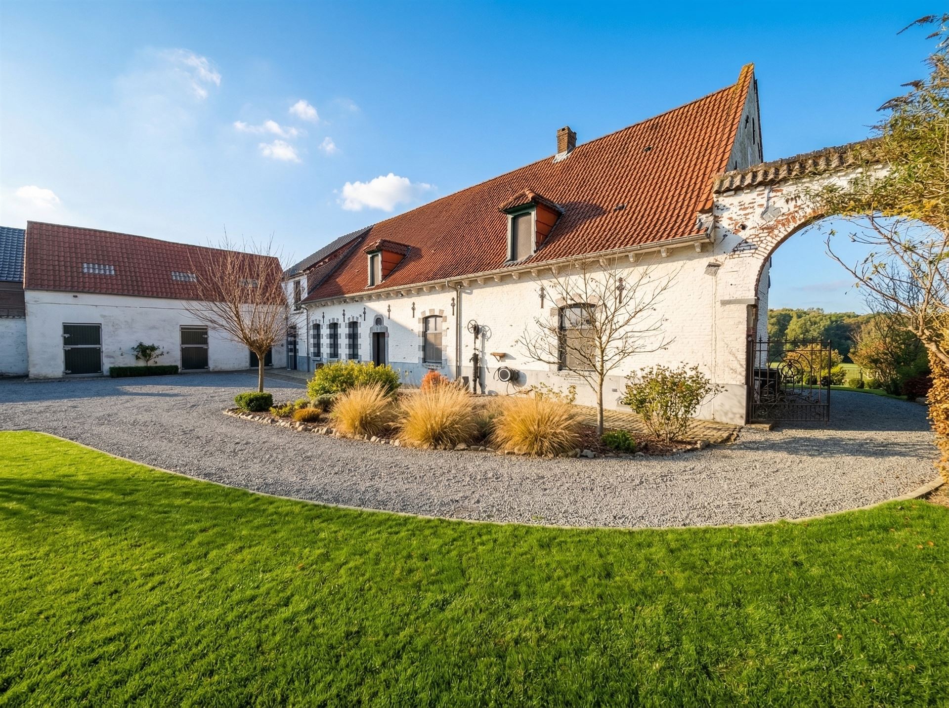 Magnifique et imposante propriété dans le très recherché Bois-de-Lessines - photo 2