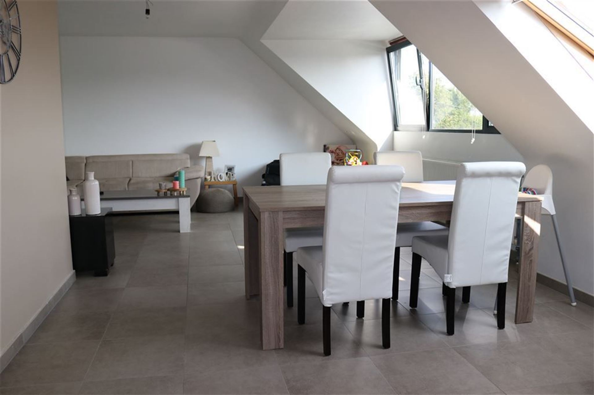 Lumineus appartement met 2 slaapkamers en terrasje - foto 4
