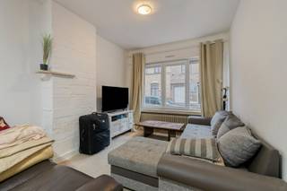 Opbrengsteigendom met 2 appartementen en een achterliggende garage in Knokke-Heist.Op 450 meter van het strand bevindt zich deze bijzonder...