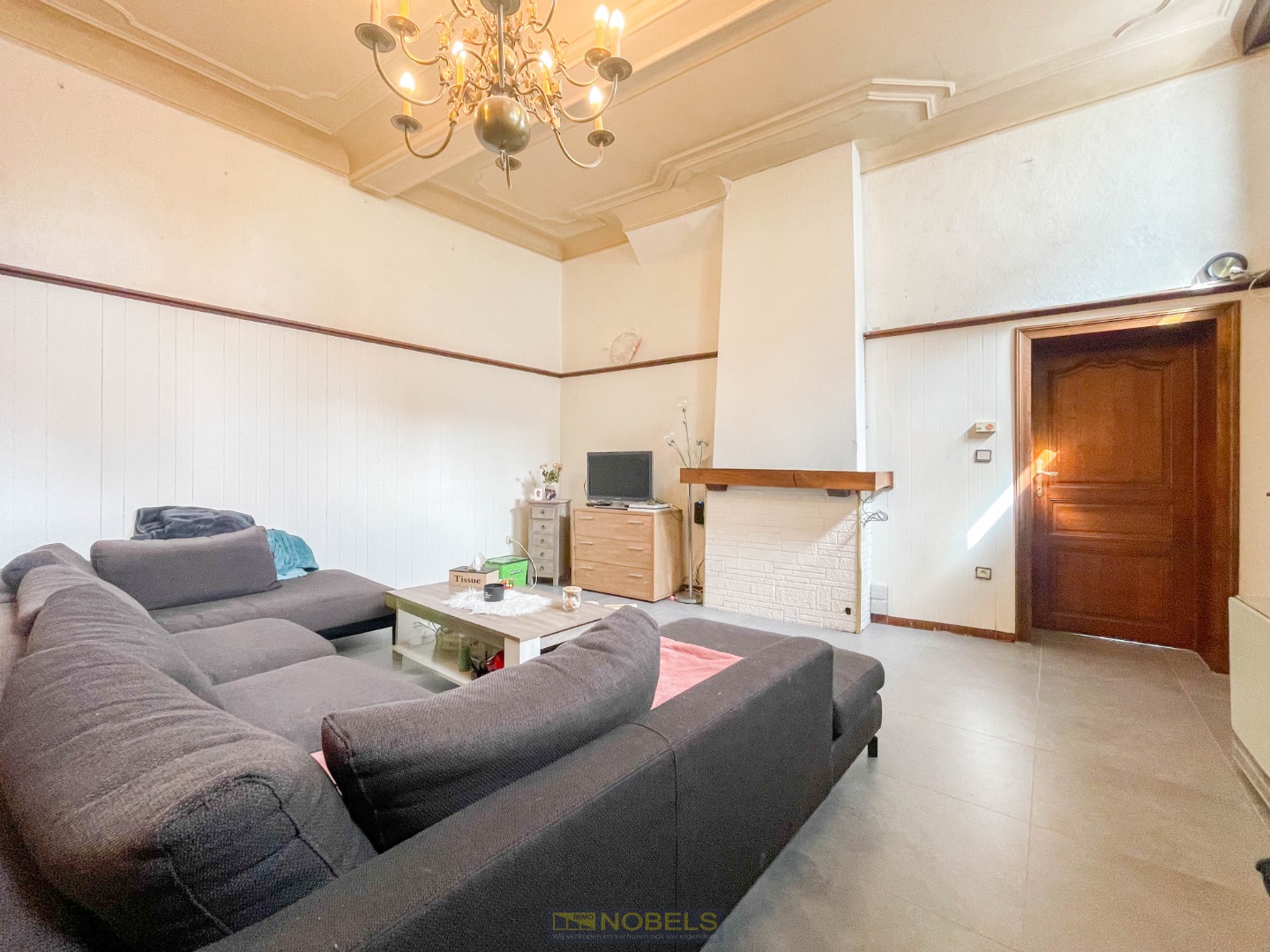 Te koop, verrassend ruime stadswoning met gezellig koertje te Ronse - foto 4