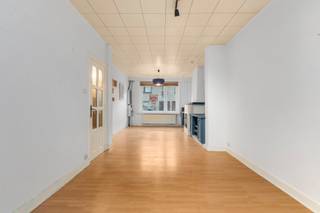 [[ DIT PAND NEEMT DEEL AAN DE ERA OPEN HUIZEN DAG OP 6/12 VAN 17:30 TOT 18:30 ]]Te koop: gezellige gesloten woning in de Zwaluwenstraat, Oostende,...