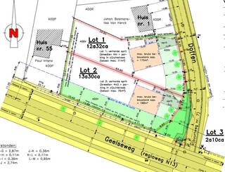 Bouwgrond Lot 1 goedgekeurde verkaveling: groot 12a32ca, open bebouwing, bebouwbare bruto oppervlakte = 175m², gevelbreedte = 11,67m en bouwdiepte...