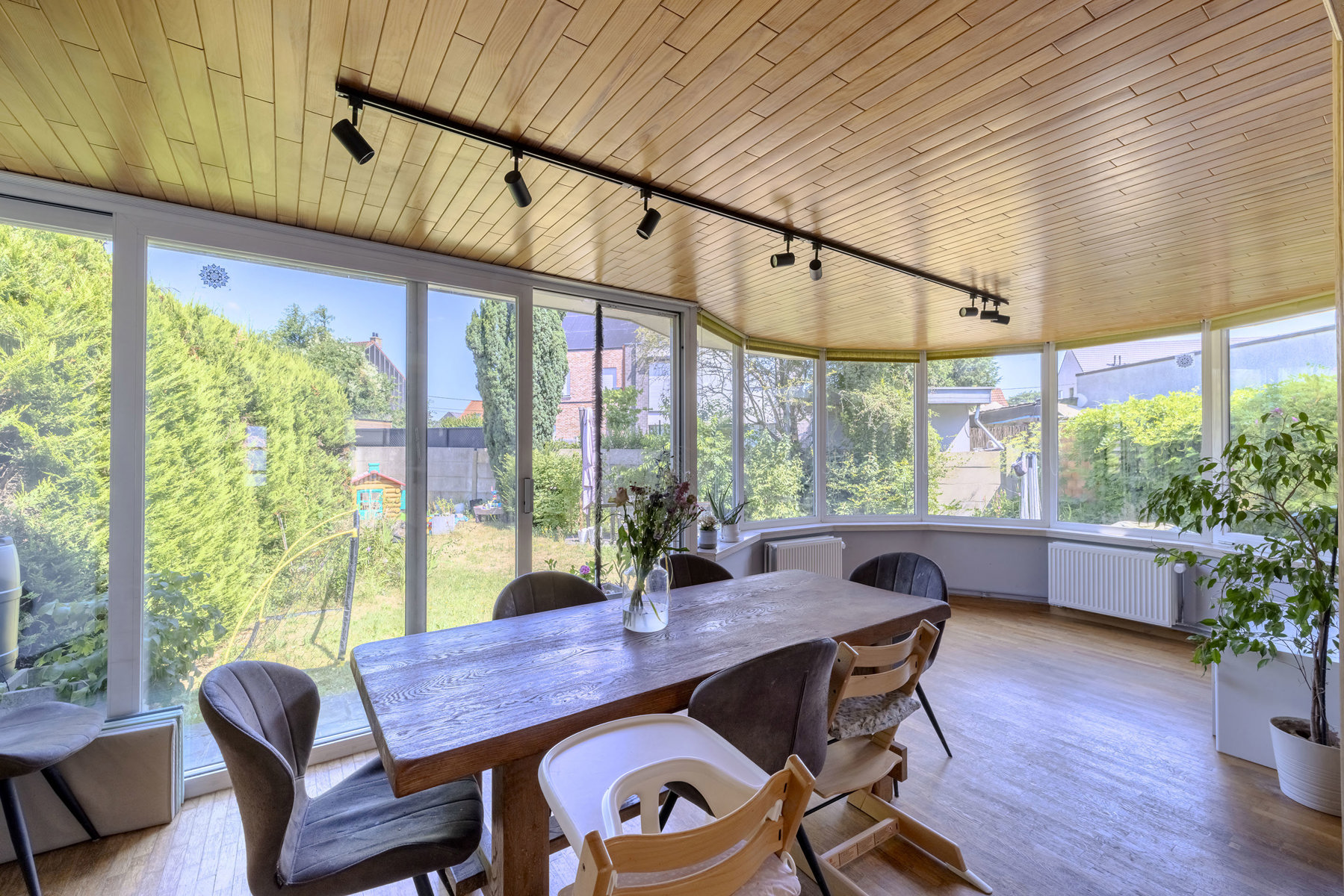 Ruime woning met 4 slpk, 2 bdk, garage en tuin!  - foto 5