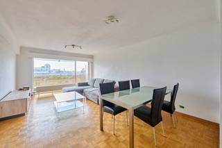 Centraal gelegen éénslaapkamerappartement in hartje Hasselt. Dit lichtrijke appartement (70 m² – bron EPC) bevindt zich aan het Sint-Katarinaplein,...