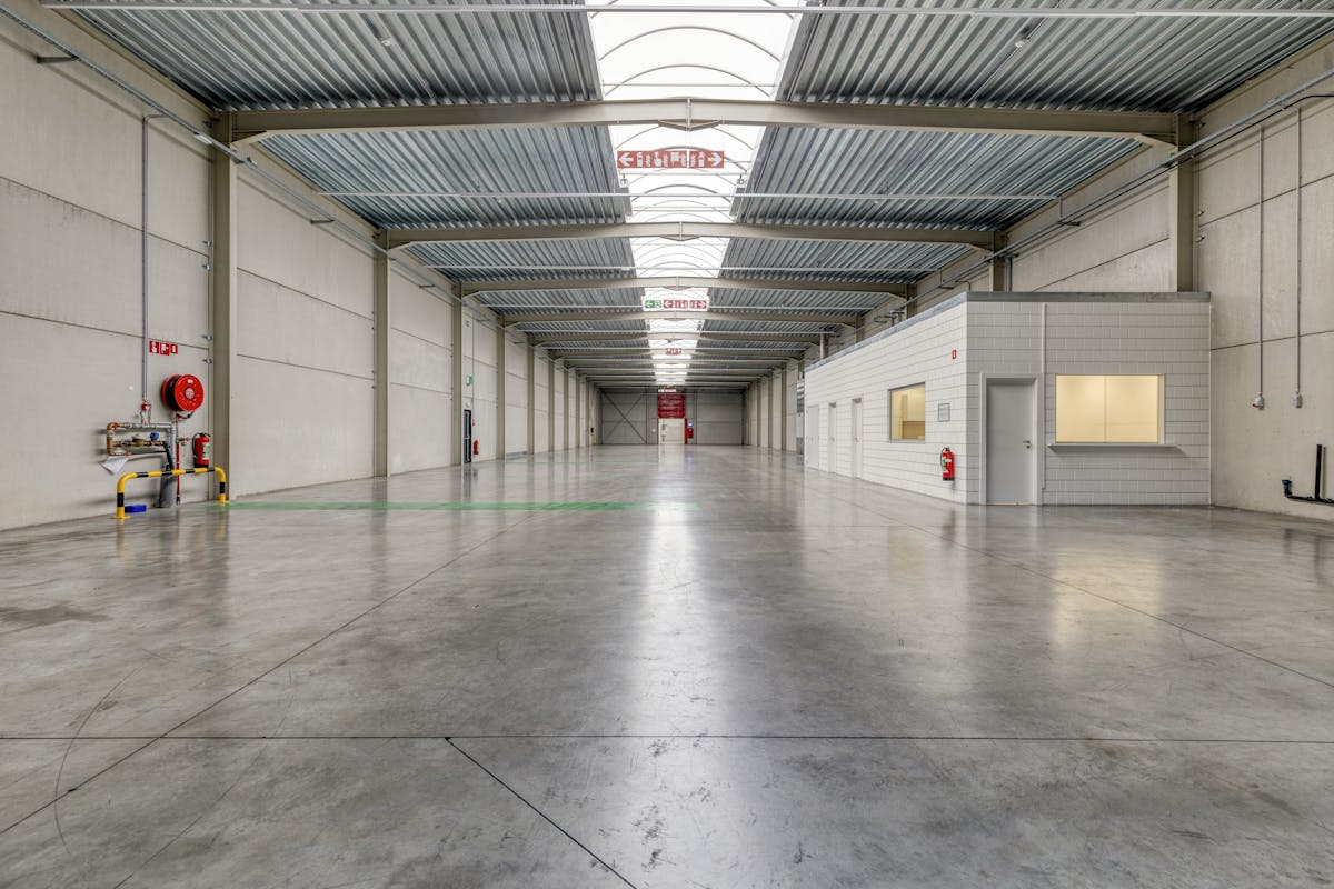 Logistics building with a double loading dock in Maldegem. - photo 3