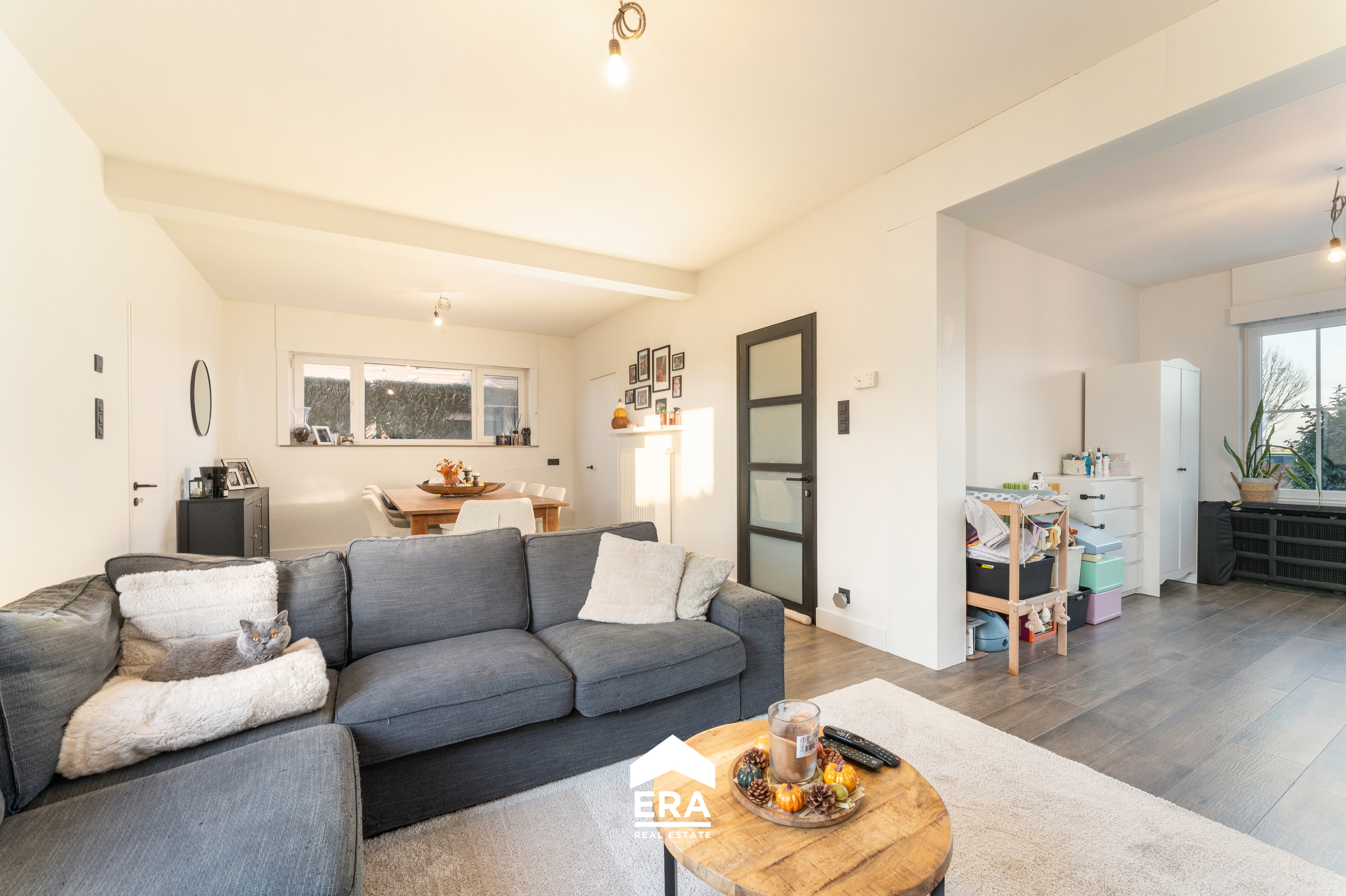 Ruime gezinswoning met 4 slaapkamers en garage (1.120 m²) - foto 4