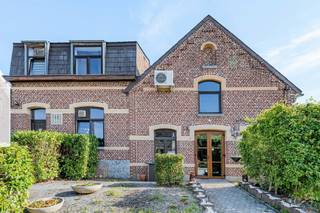 À VENDRE – IMMEUBLE COMMERCIAL IDÉALEMENT SITUÉ À EMINESUne opportunité unique le long de l’axe principal d’Emines : un immeuble aujourd’hui exploité...