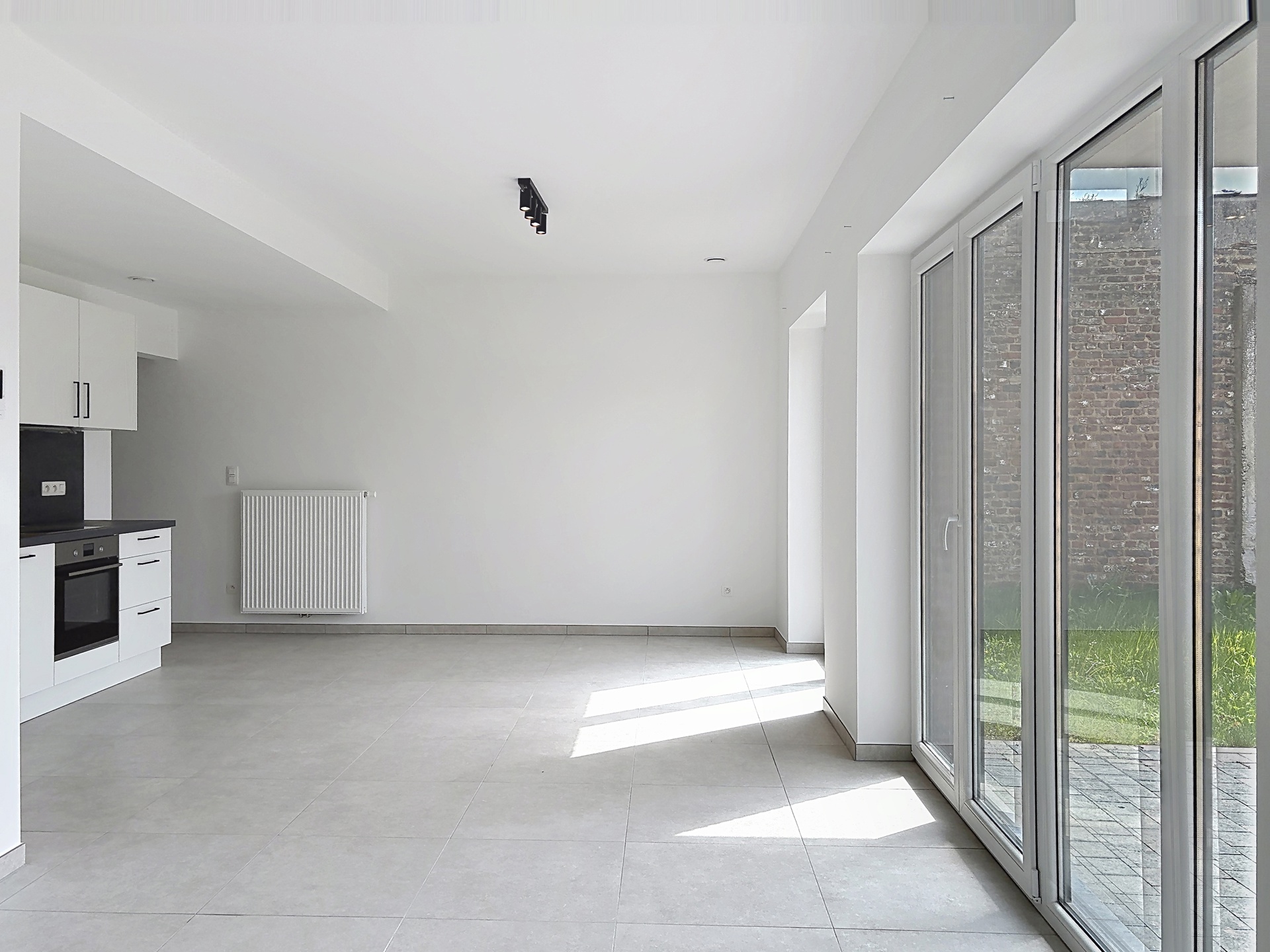 Appartement te huur in Courcelles met 2 slaapkamers - foto 2