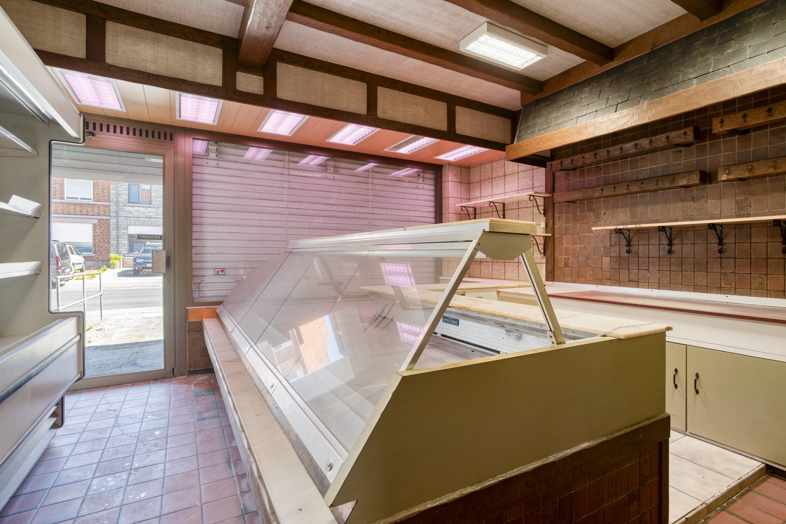 Handelsruimte met woonst en ruime garage in Rumbeke - foto 4
